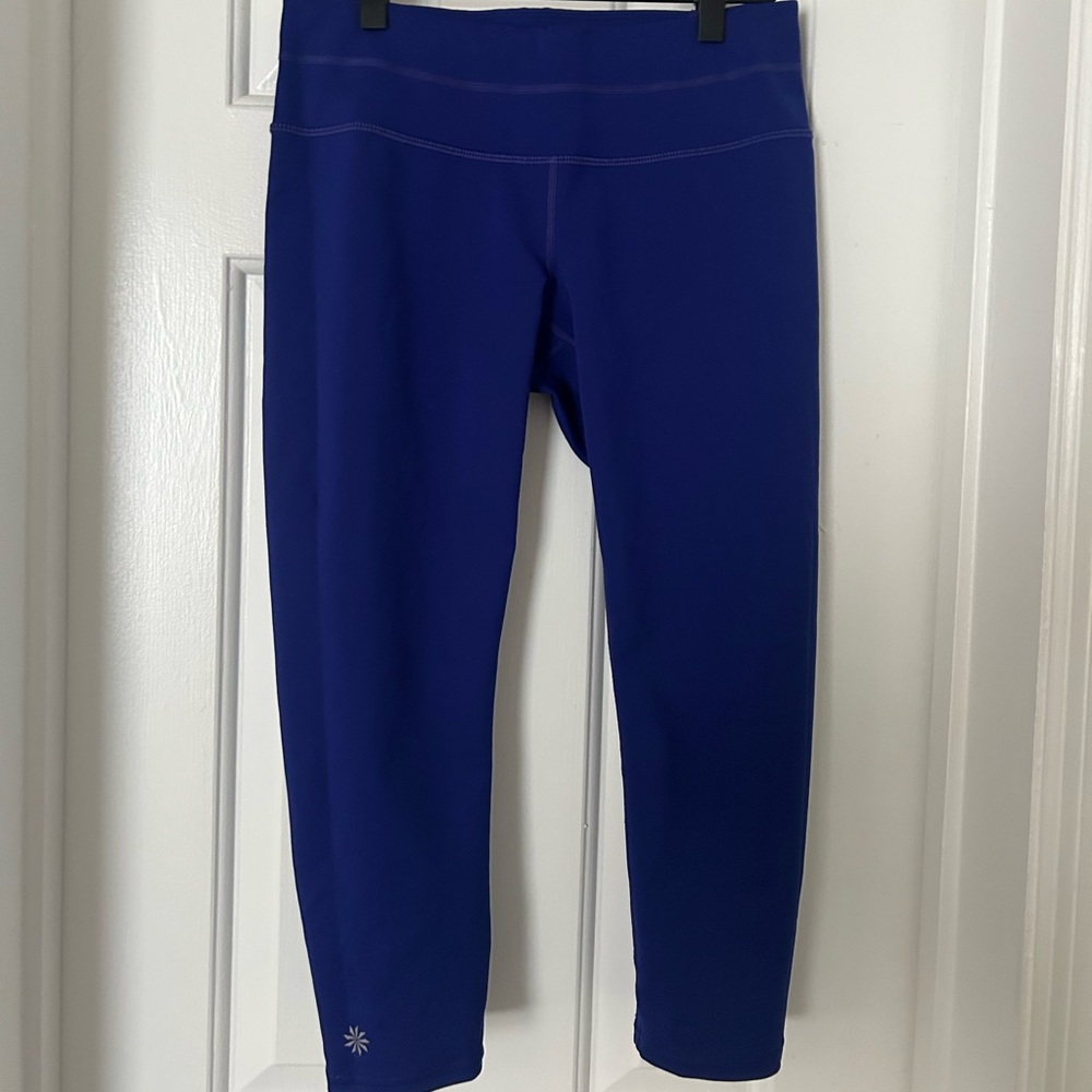 Athleta Cropped blue leggings with zipper pocket